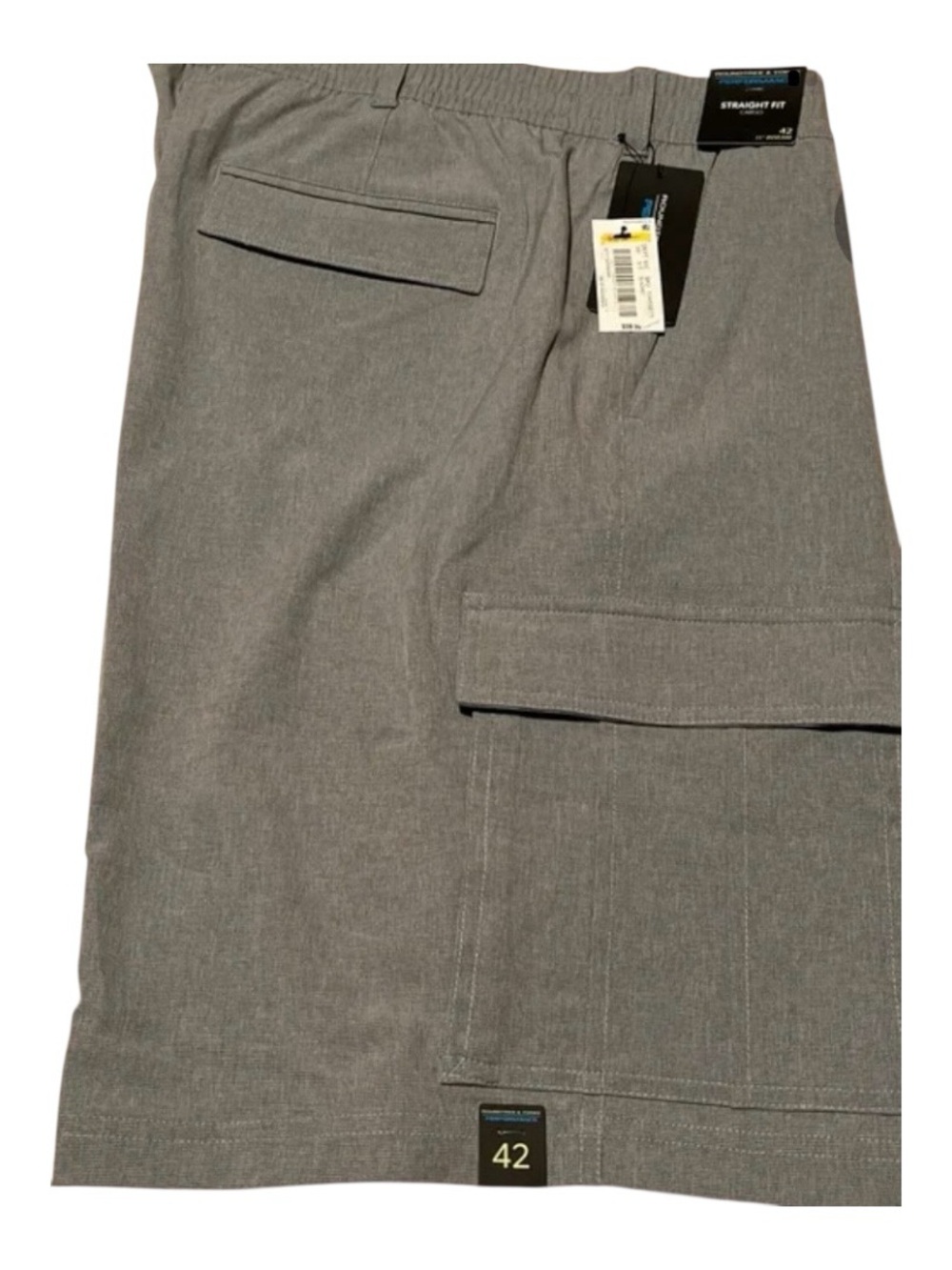 Roundtree & Yorke Men's Cargo Shorts in Gray